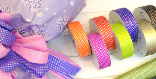 High Glossy Withe Dotted Printed Gift Decorative Curling Ribbon